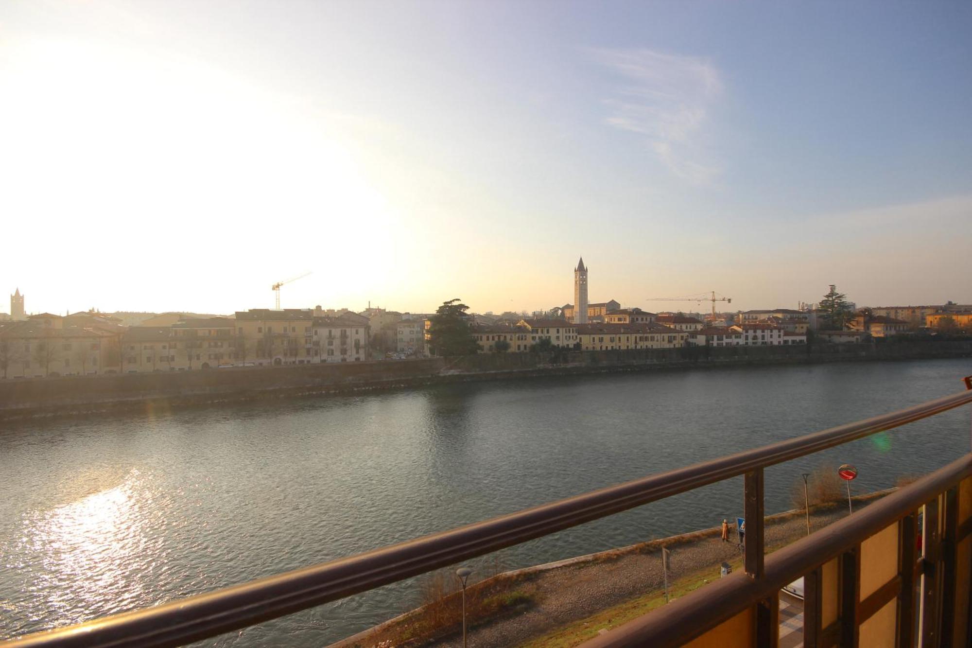Vr Cangrande On The River Apartment Verona